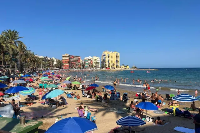 Apartamento céntrico construido en 2024 (aprox. 71 m2 - 3.ª planta) con piscina en la azotea, a solo 250 m de Piscinas Naturales/Playa del Cura, ¡y con licencia turística! — 47