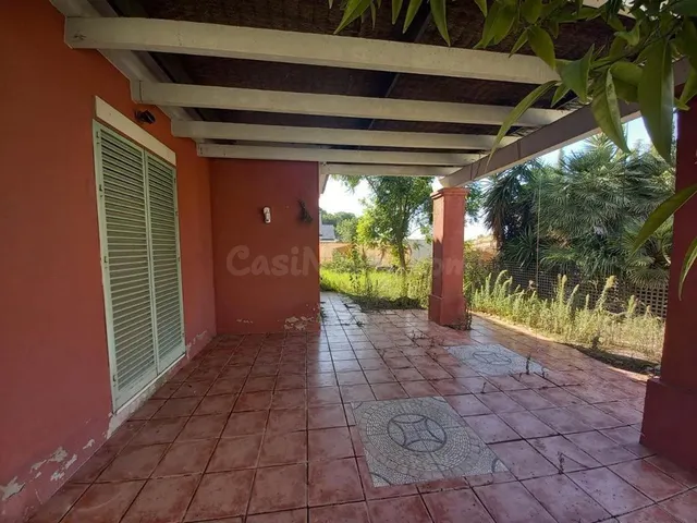 Chalet en Urbanización Privada La Juliana - Bollullos de la  - foto 3