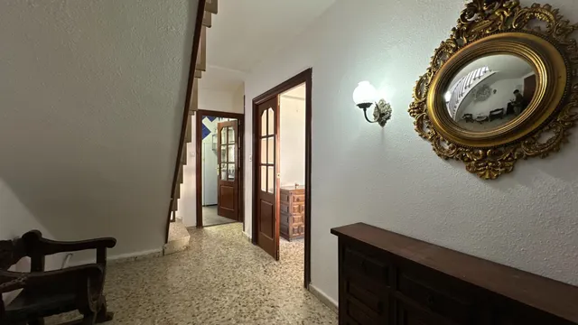 ¡Una casa con jardín, terraza y un sinfín de posibilidades en el corazón de Borja! — 14
