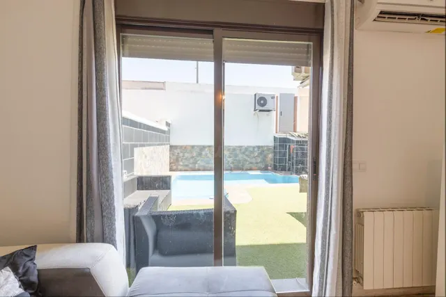 ¡Vive en La Joya! Amplia casa adosada con piscina privada en - foto 3