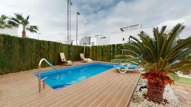 Precioso Bungalow a un paso de Zenia Boulevard — 35