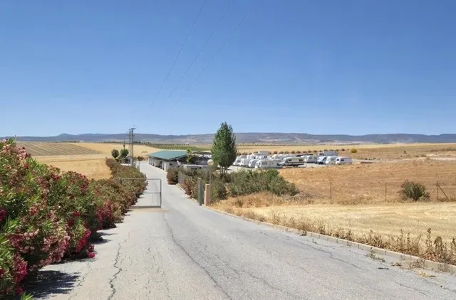 GRAN PARCELA EN VENTA — 25