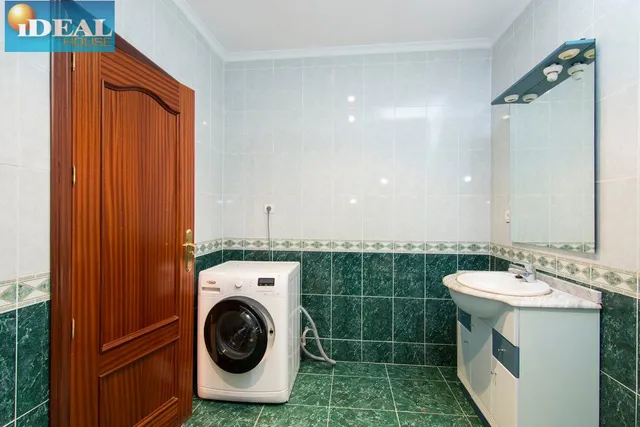 A6515D7. Huétor Santillan. www.idealhouse.es — 35