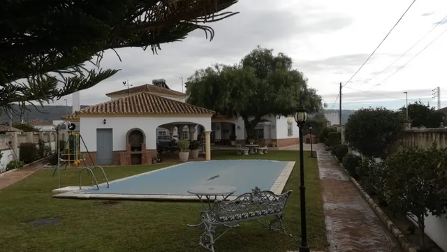 VENTA DE DOS CHALET EN UNA MISMA PARCELA EN EL SANTISCAL