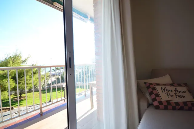 Piso reformado con terraza y vistas al mar junto a la estación de tren de Tarragona — 33