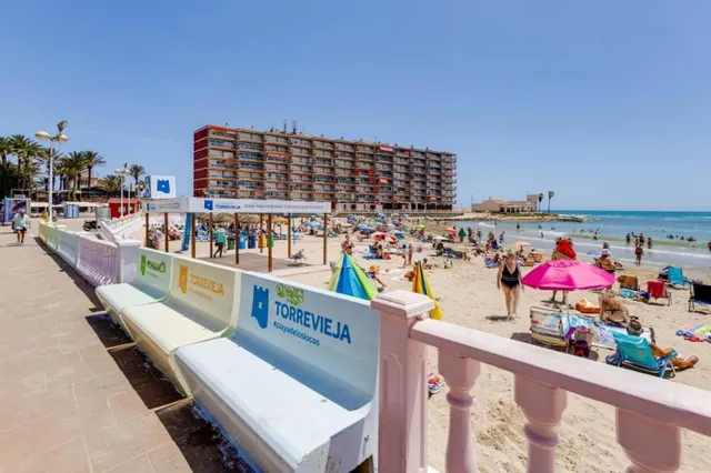 Atico en primera linea  de la Playa de Los Locos, Torrevieja — 37