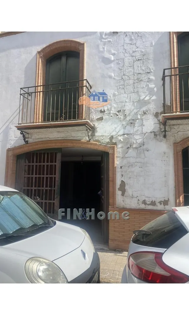 Casa adosada de 152 m2 con cochera, 3 plantas y azotea en Coria del Río — 10