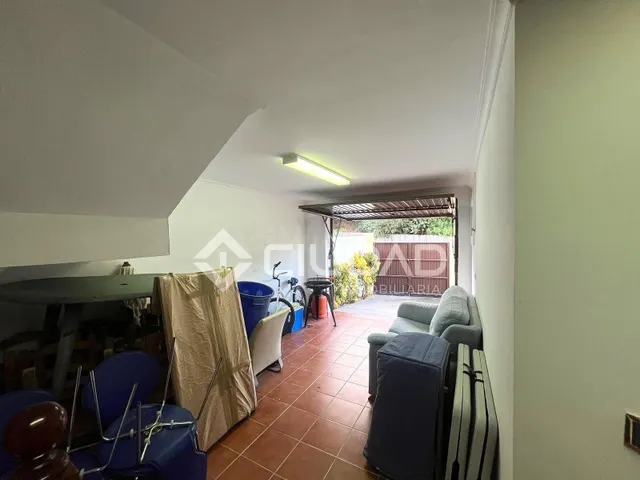 Castillete de esquina con amplio espacio exterior — 36