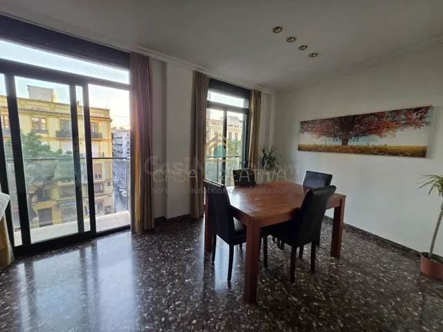 GRAN PISO CON GARAJE Y TRASTERO EN ZONA TORRES DE QUART – VA - foto 5