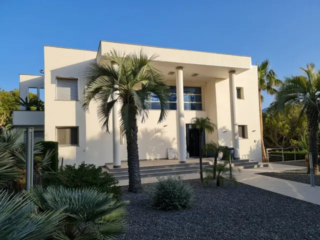 Villa de Lujo en primera línea — 24