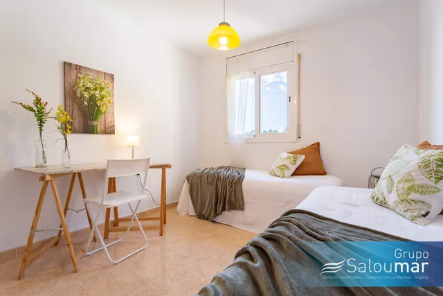 CASA ADOSADA DE 3 habitaciones DOBLES - LA POBLA DE MONTORNES — 23