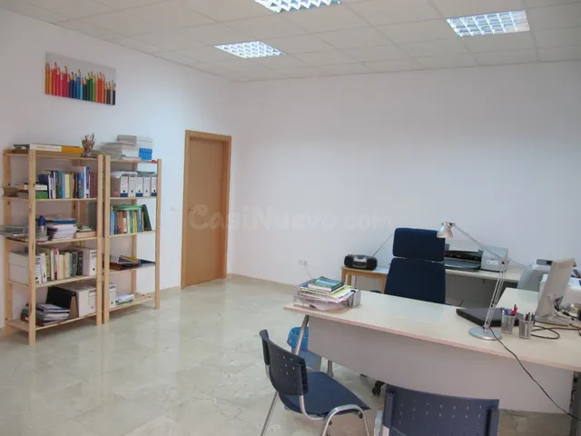 Oficina en venta en Pol. Las Quemadas !!!! — 3