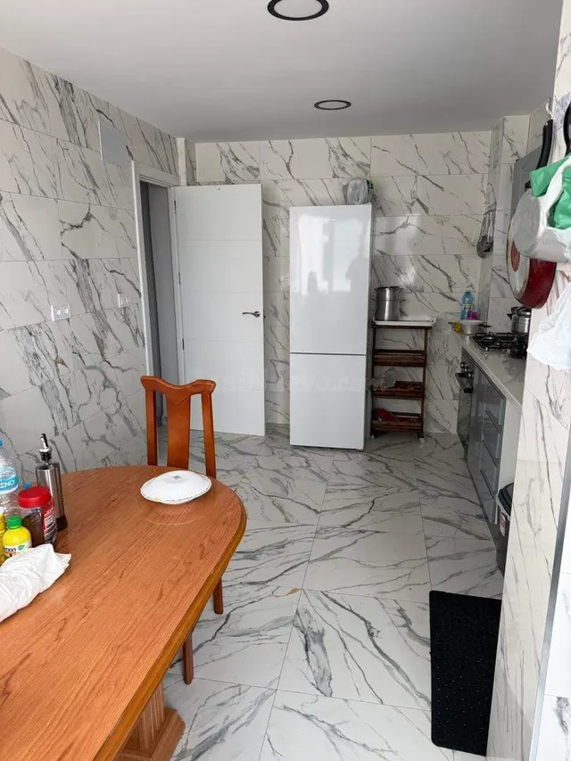 PISO EN ASPE — 5