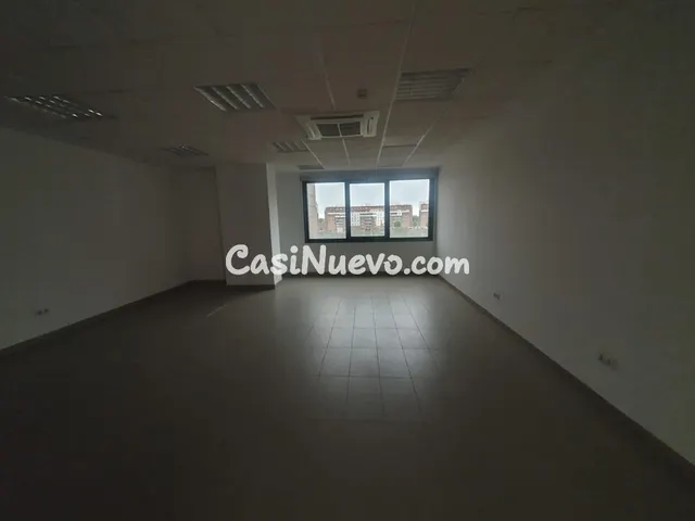 PLANTA DE OFICINA DISPONIBLE EN EL EDIFICIO PORTASEVILLA