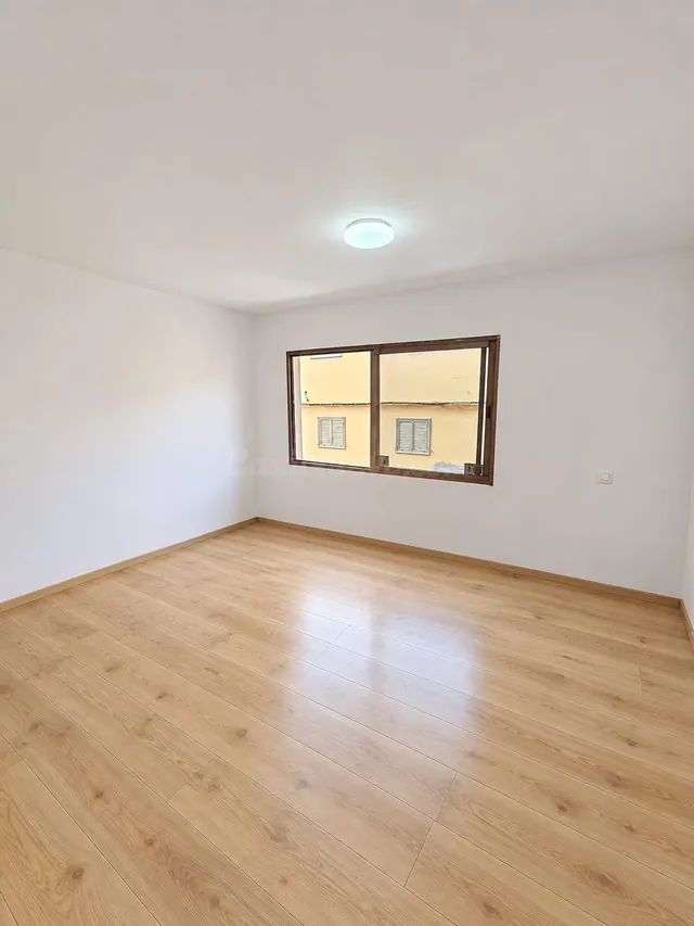 Apartamento de 2 dormitorios con plaza de parking en Cabo Blanco — 2