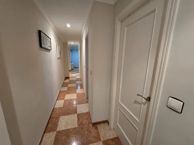 Piso con garaje muy próximo al centro — 16