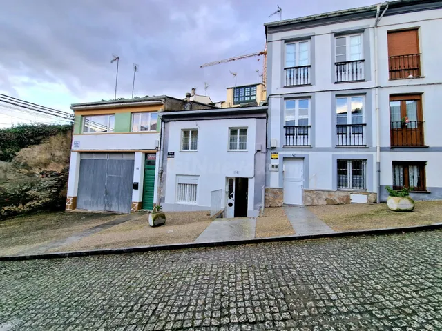 Casa en Ribadeo, puerto y encanto - foto 5