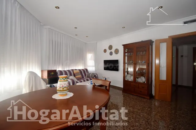 ¡LUZ A RAUDALES! AMPLIO, ALTO Y ESQUINERO CON BALCÓN Y DOS P - foto 4