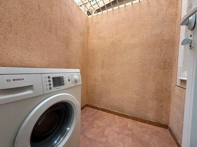 Bungalow de 3 dormitorios y 2 Baños con 2 Terrazas y Piscina en Gran Alacant. — 39