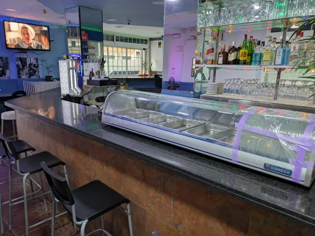 Oportunidad de Traspaso: Bar de Tapas en Premiá de Mar — 2
