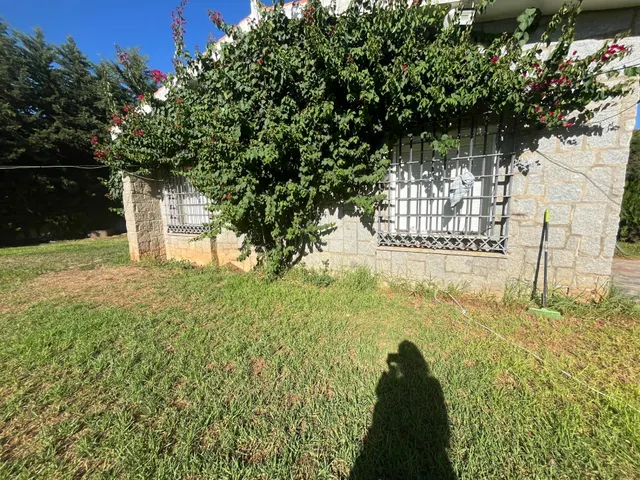 GRAN CHOLLO-FINCA URBANA DE 2600 METROS CON GRAN CHALET , DOS  VIVIENDAS,  TRASTERO Y PISCINA — 5