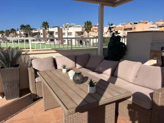 Apartamento con solárium, barbacoa, piscina comunitaria y vistas al mar en El Alamillo — 17