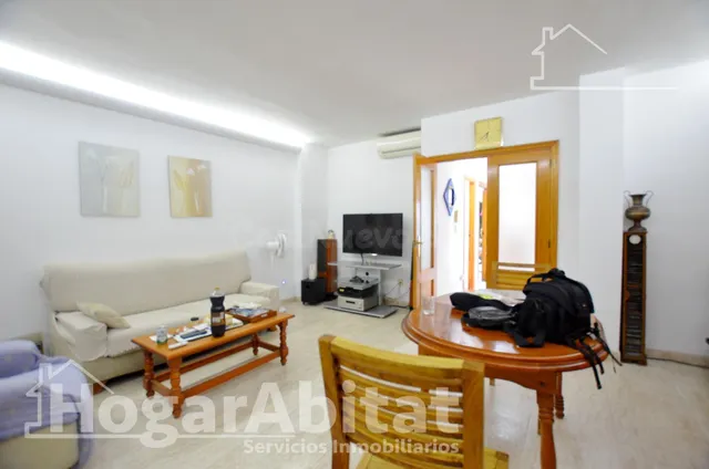 ¡EN PLENO CENTRO! PRECIOSO ADOSADO CON GARAJE Y TERRAZA - foto 2
