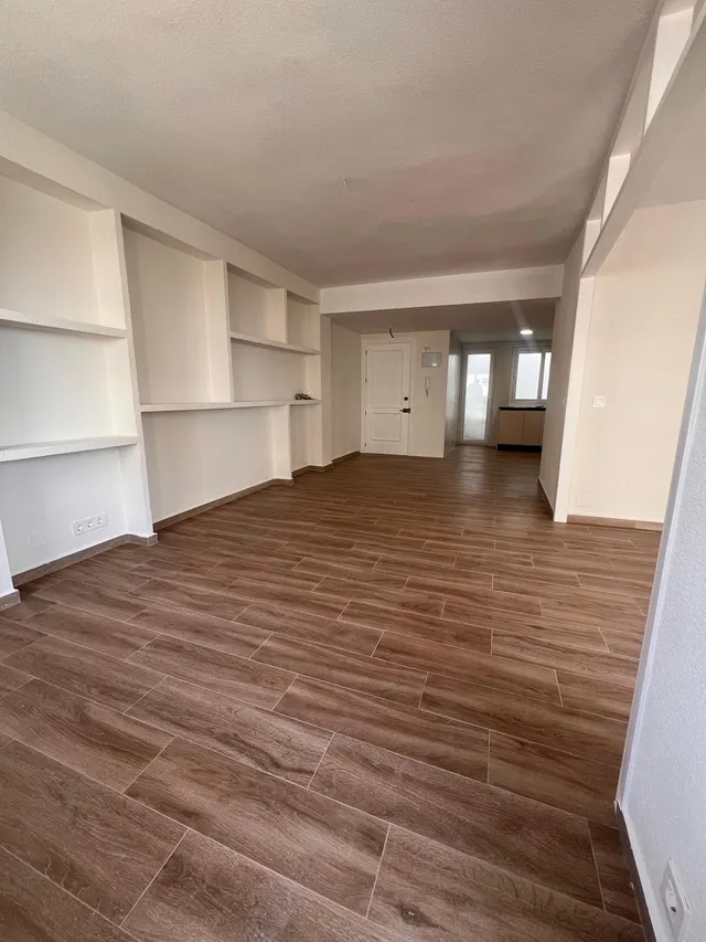 Apartamento con terraza, Alicante, Torrevieja. 2 habitaciones, 80 m2, 90 metros al mar — 7
