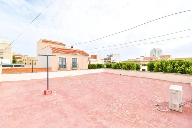 VIVIENDA DE PLANTA BAJA CON SOLARIUM Y COCHERA — 20