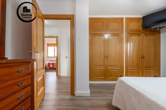CHALET CON PISCINA Y JARDÍN A SOLO 10 MINUTOS DE GRANADA — 50