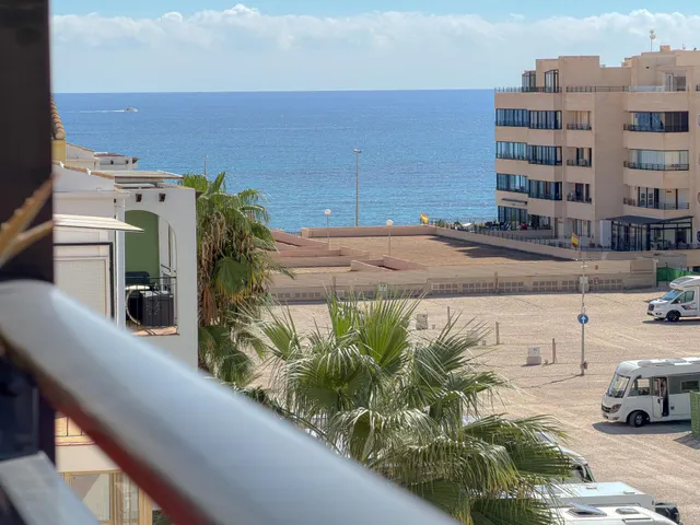 La Veleta! Espectacular apartamento con increíble diseño y Licencia turística+ Amplia terraza con vistas panorámicas y laterales al mar (250 mts playa) — 23