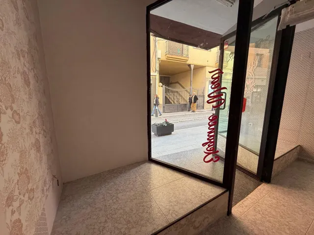 ¡SE ALQUILA LOCAL EN DURCAL CENTRO! — 13