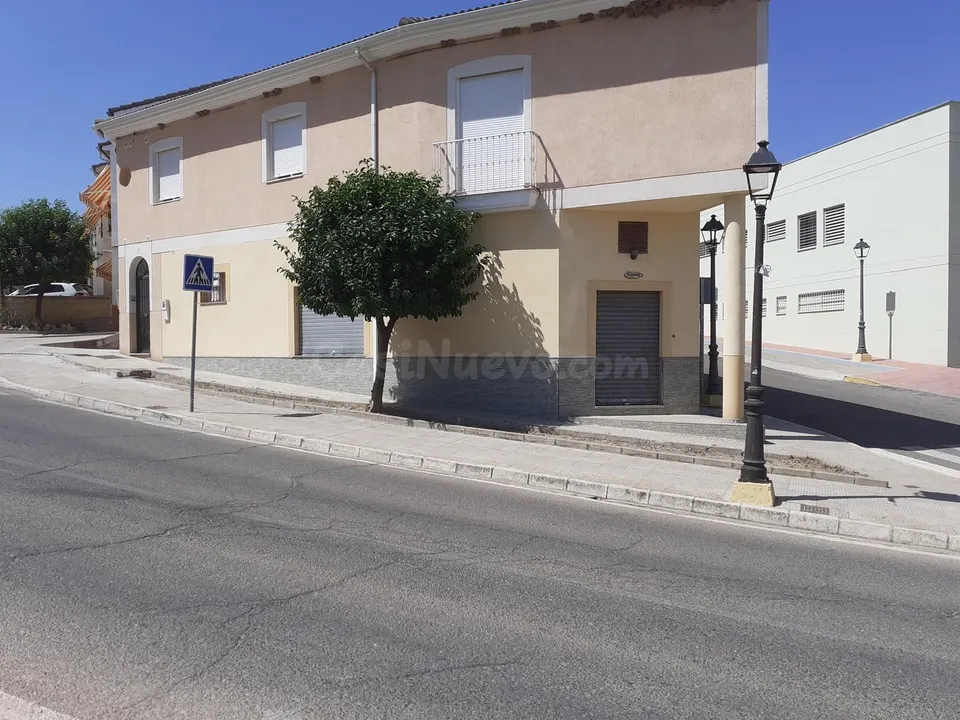 Local comercial 82m² en venta - Andalucia