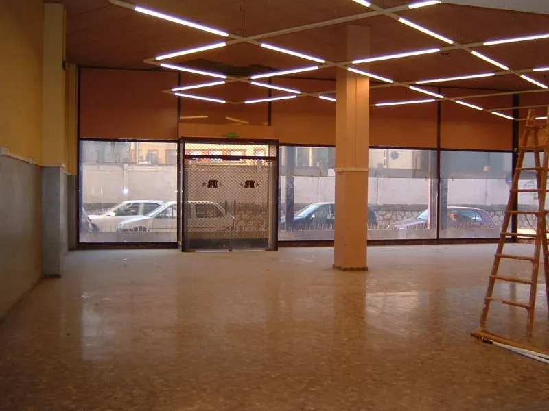 LOCAL COMERCIAL AL CENTRO DE TORTOSA DE 265m2