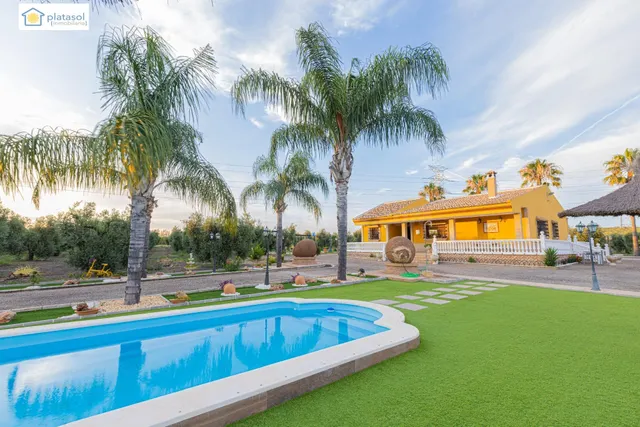 Finca con magnífica vivienda en Chucena, autovía Sevilla - H