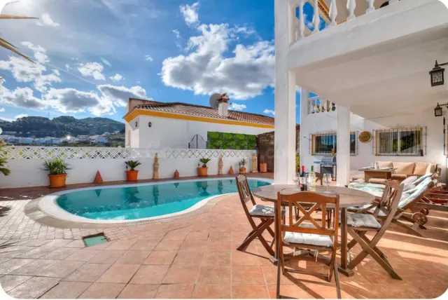 DOS HOGARES EN UNA MISMA VILLA | INDEPENDENCIA, PISCINA Y RE - foto 2