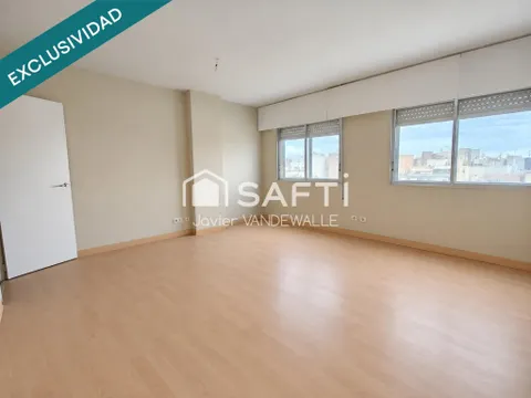 OFICINA, EN PLENO CENTRO, EN EL PASEO DE ALMERIA