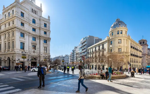 ¡Vive en pleno centro de Granada! Piso de 2 habitaciones con