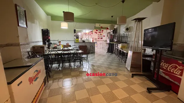 Piso, bar, local y cochera a la venta en Belmez — 25