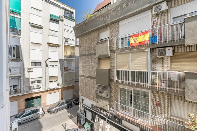 PISO JUNTO CAMINO DE RONDA — 34