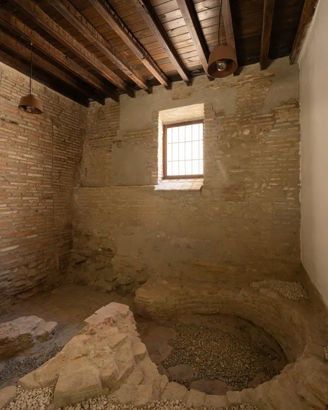 Horno de vidrio, monte de piedad 7 y 9  b — 32