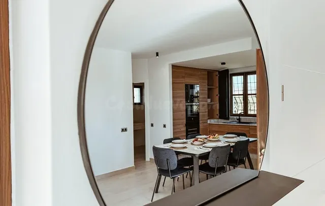Villa de 4 dormitorios, 3 baños, solarium y jardín en Desert - foto 2