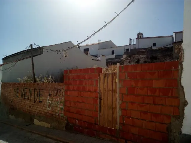 SOLAR DE 350 m2 URBANIZABLE — 4