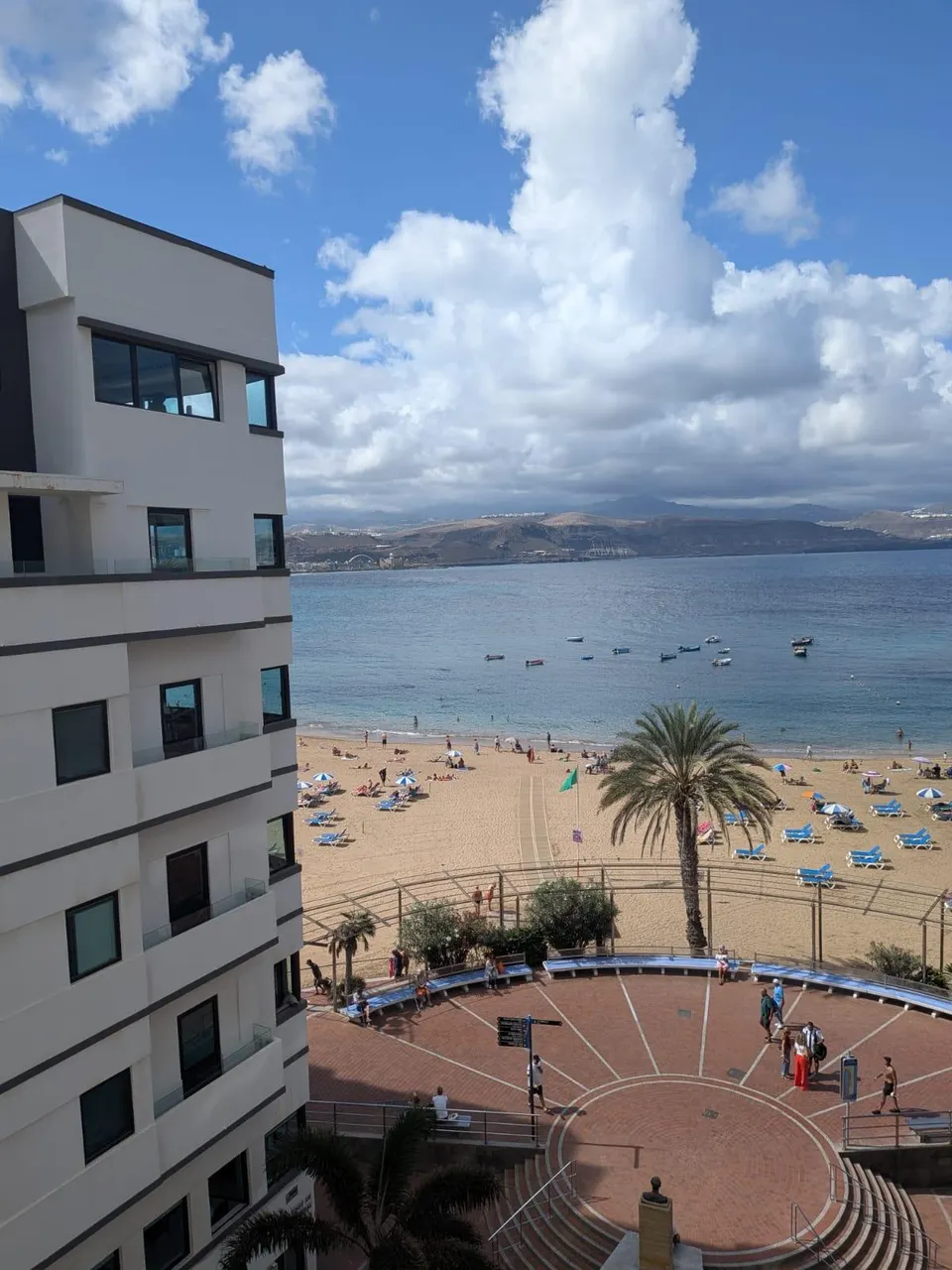 Se alquila piso por temporada con vistas al mar en playa las canteras
