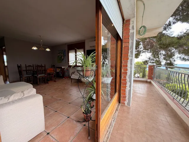 Vivienda unifamiliar. 5 habitaciones dobles. garaje. piscina. — 10