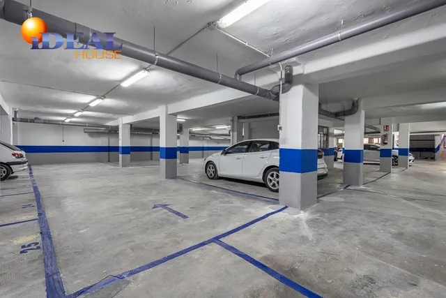 PARKING DE 30 PLAZAS EN PLENO CENTRO DE GRANADA — 4