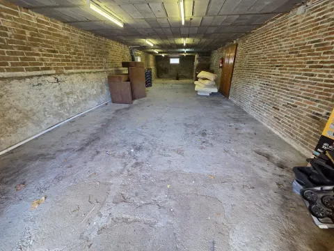 GUALBA (GUALBA DE BAIX): LOCAL - ALMACÉN A PIÉ DE C-35 CON MUY BUEN ACCESO