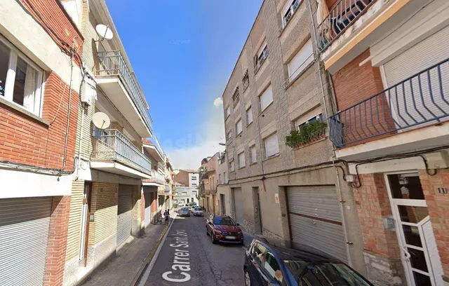 Se vende piso OKUPADO en Santa Margarida de Montbuí (Barcelo