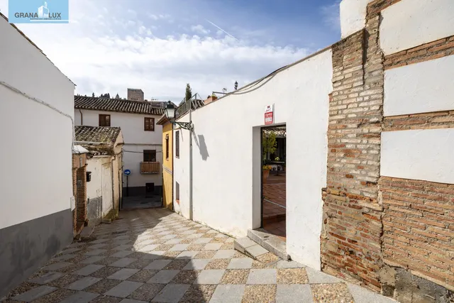 GRAN CASA EN ALBAICÍN BAJO. — 27