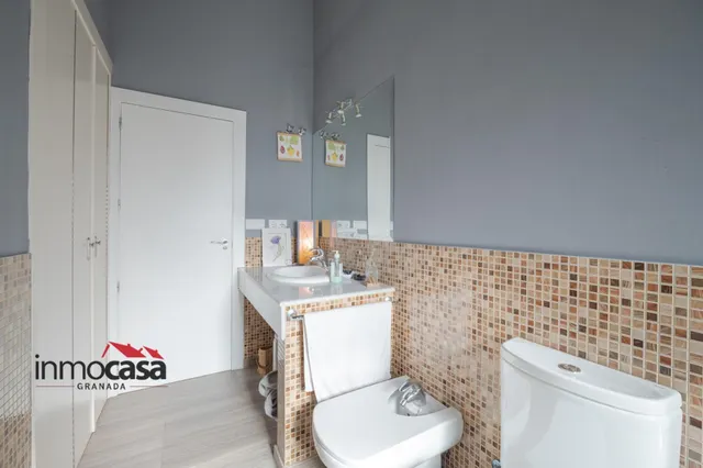 Casa 5 habitaciones 220m² en venta - Urb. el arenal — 28